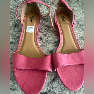 NEVER WORN: FIONI Clothing Pink Sandals with Faux Suede Strap